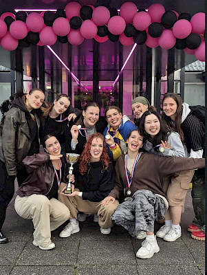 Ultra Violet Dance Crew (besloten)