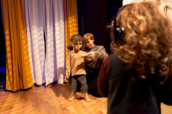 Yuto and the tree (English or Turkish)