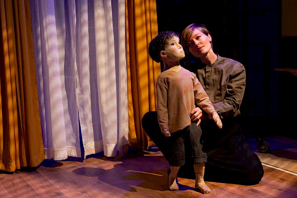 Yuto and the tree (English or Turkish)